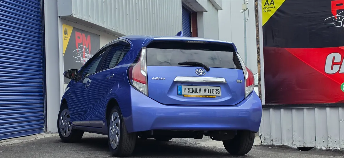 Toyota Aqua Hybrid - Image 4