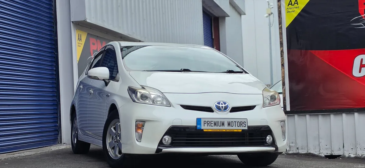 Toyota prius Hybrid - Image 2
