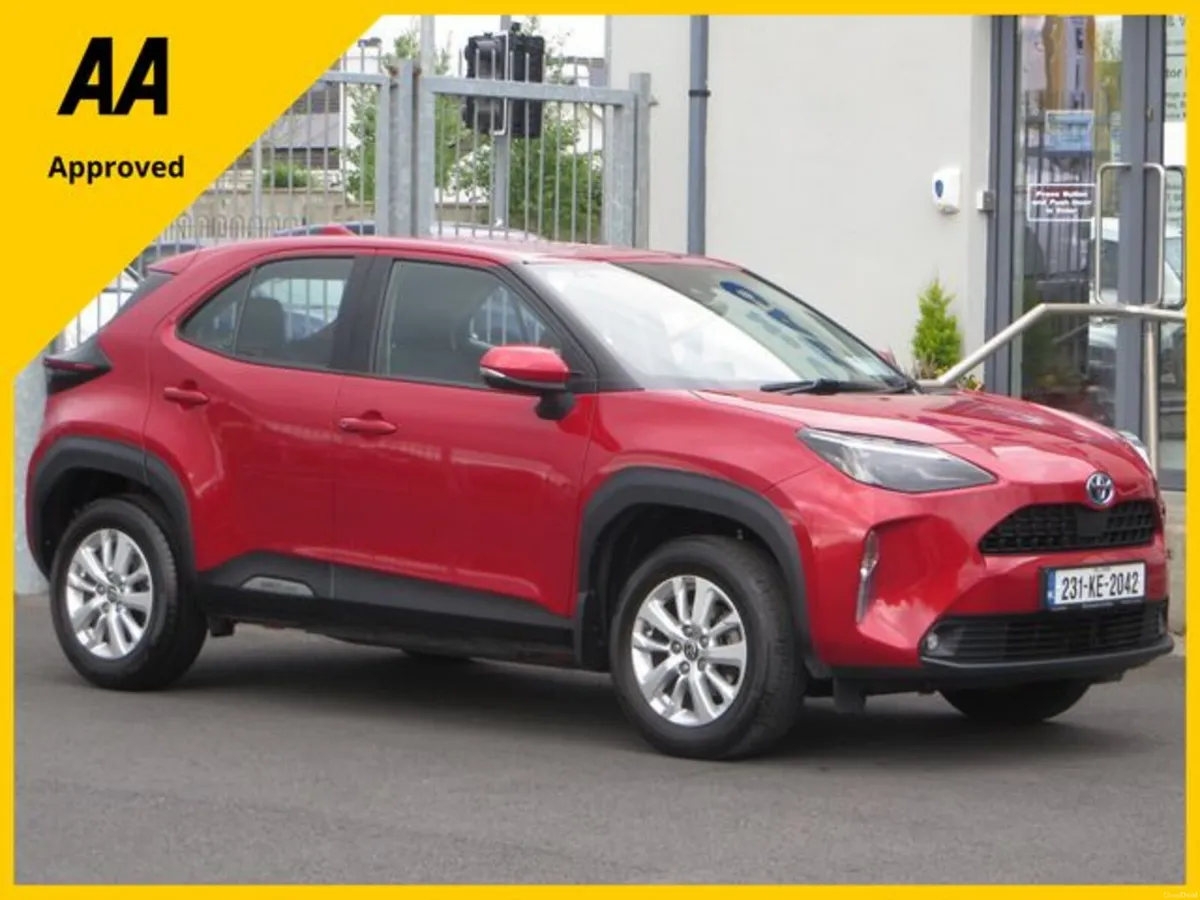 Toyota Yaris CR Cross Luna 4DR Auto - Image 1