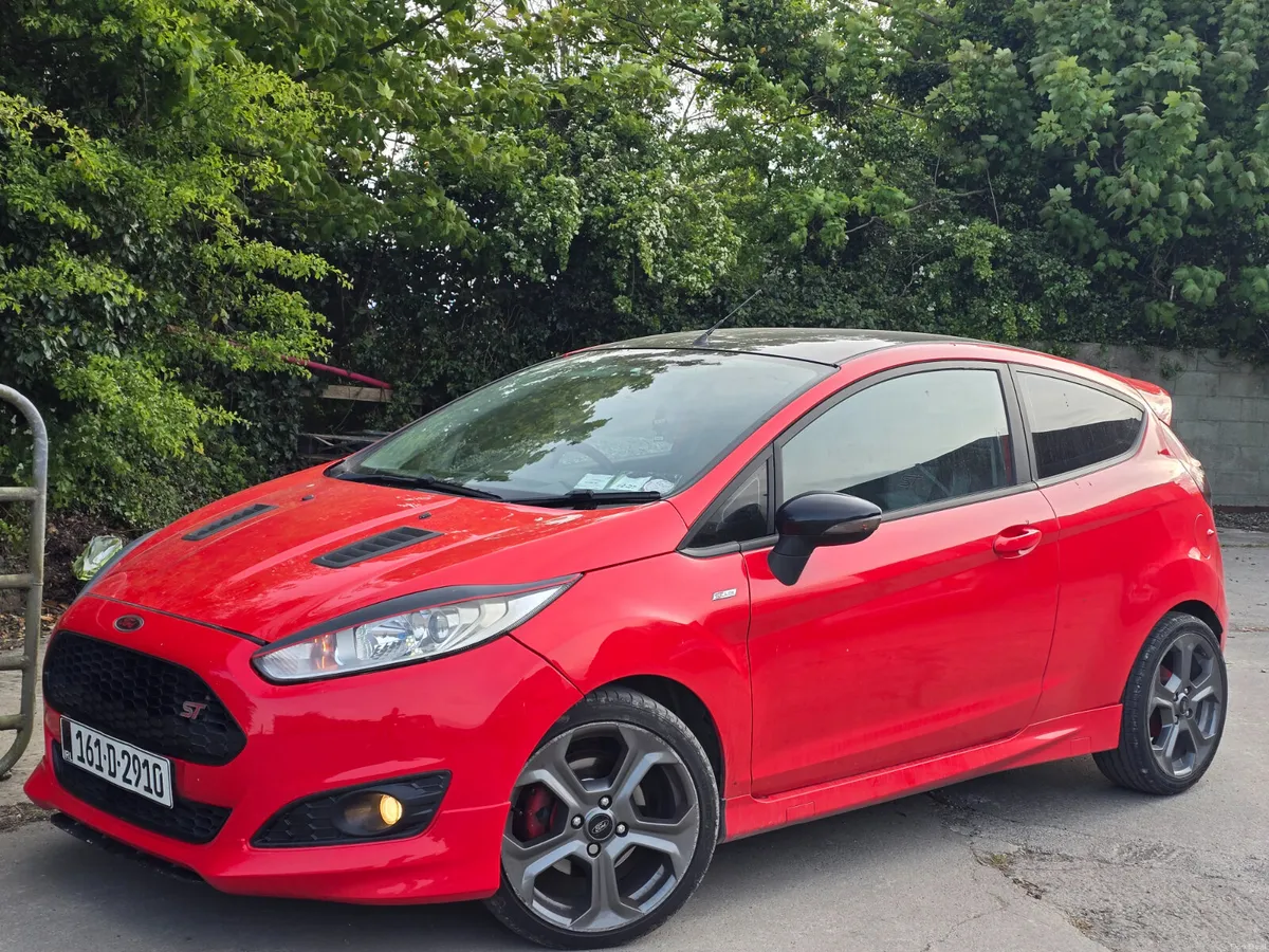 €5900 Ford Fiesta 2016 petrol 1.0L ⛽️ €5900 - Image 1