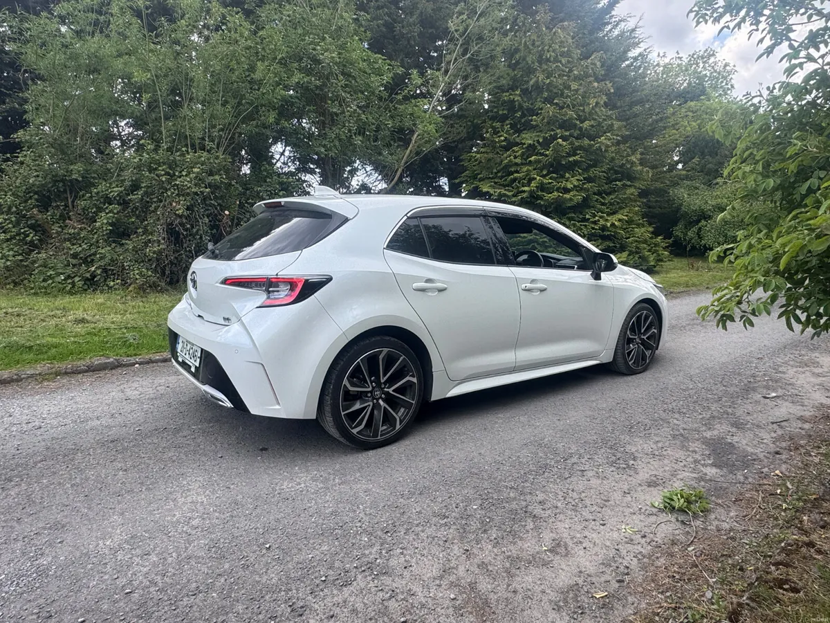21 COROLLA HYBRID SPORT - Image 2