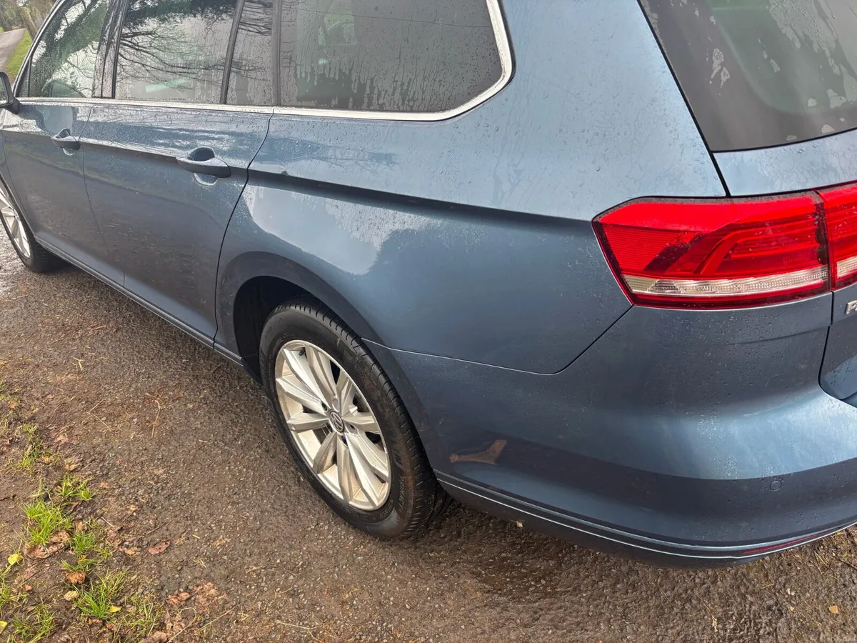 '18 Volkswagen Passat SE Business - Image 3