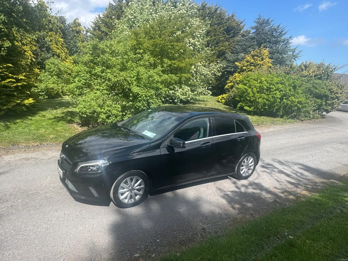 17 Mercedes-Benz A-Class 1.6 AUTOMATIC - Image 4