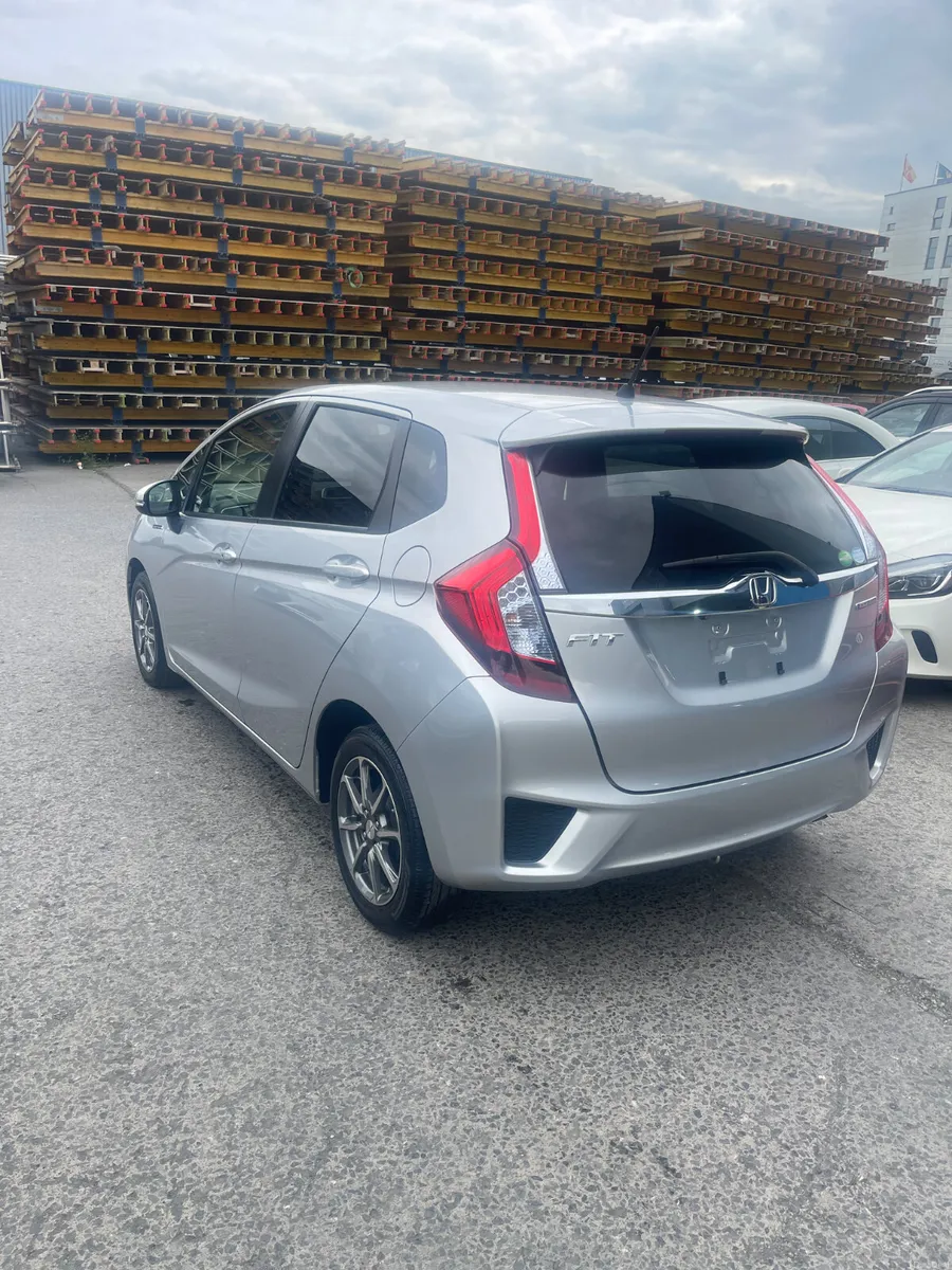 Honda fit hybrid automatic leather spec - Image 4
