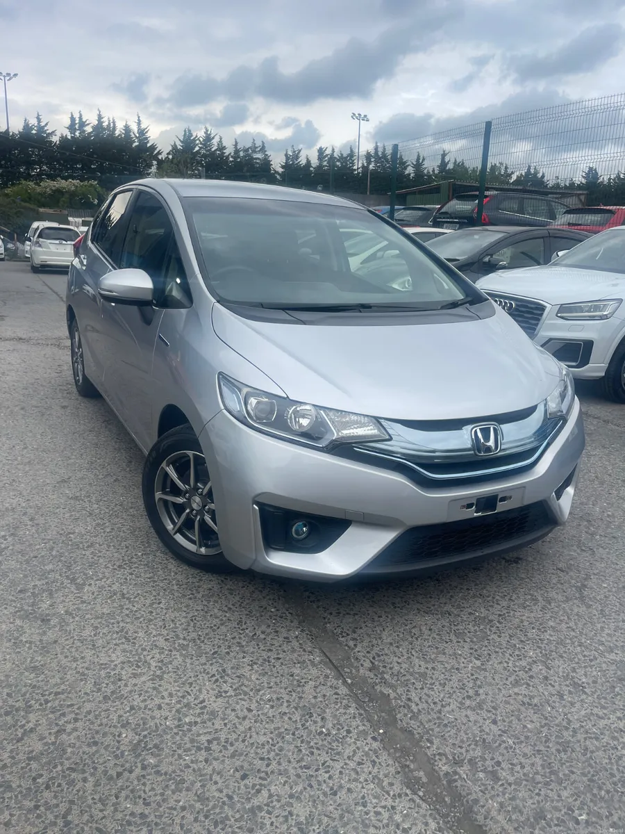 Honda fit hybrid automatic leather spec - Image 1