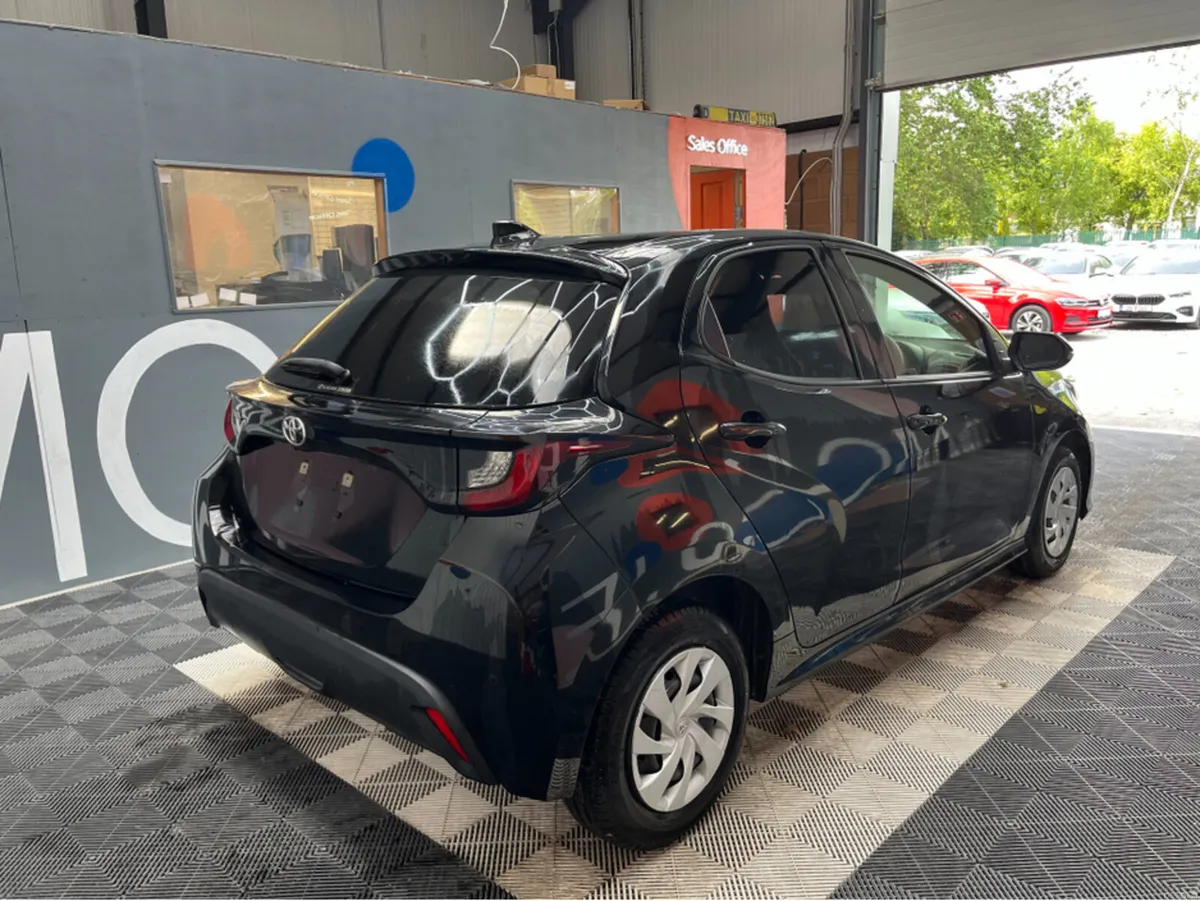Toyota Yaris €13950 2022 TOTOYA YARIS X 1.0 AUTOMA - Image 3