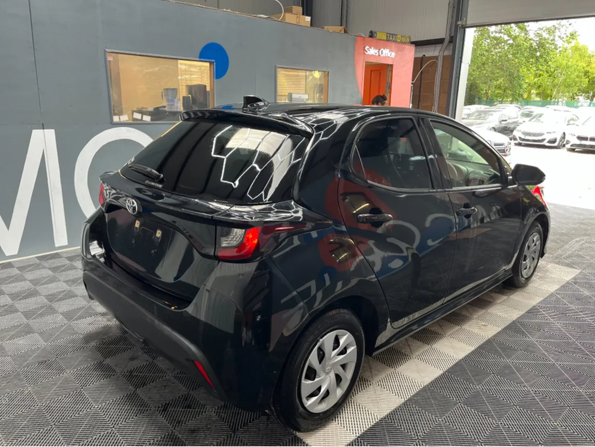 Toyota Yaris €12950 2022 TOYOTA YARIS X 1.0 AUTOMA - Image 2