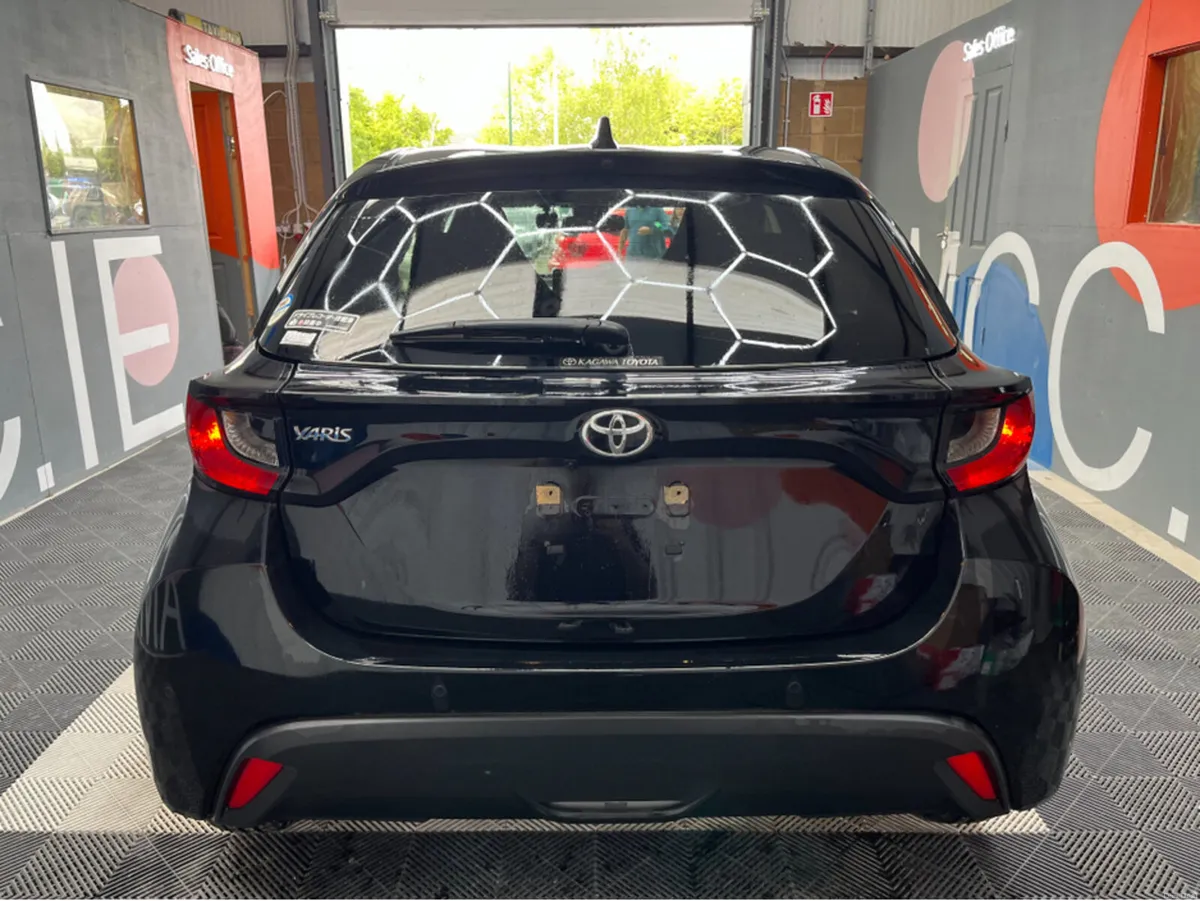 Toyota Yaris €12950 2022 TOYOTA YARIS X 1.0 AUTOMA - Image 3