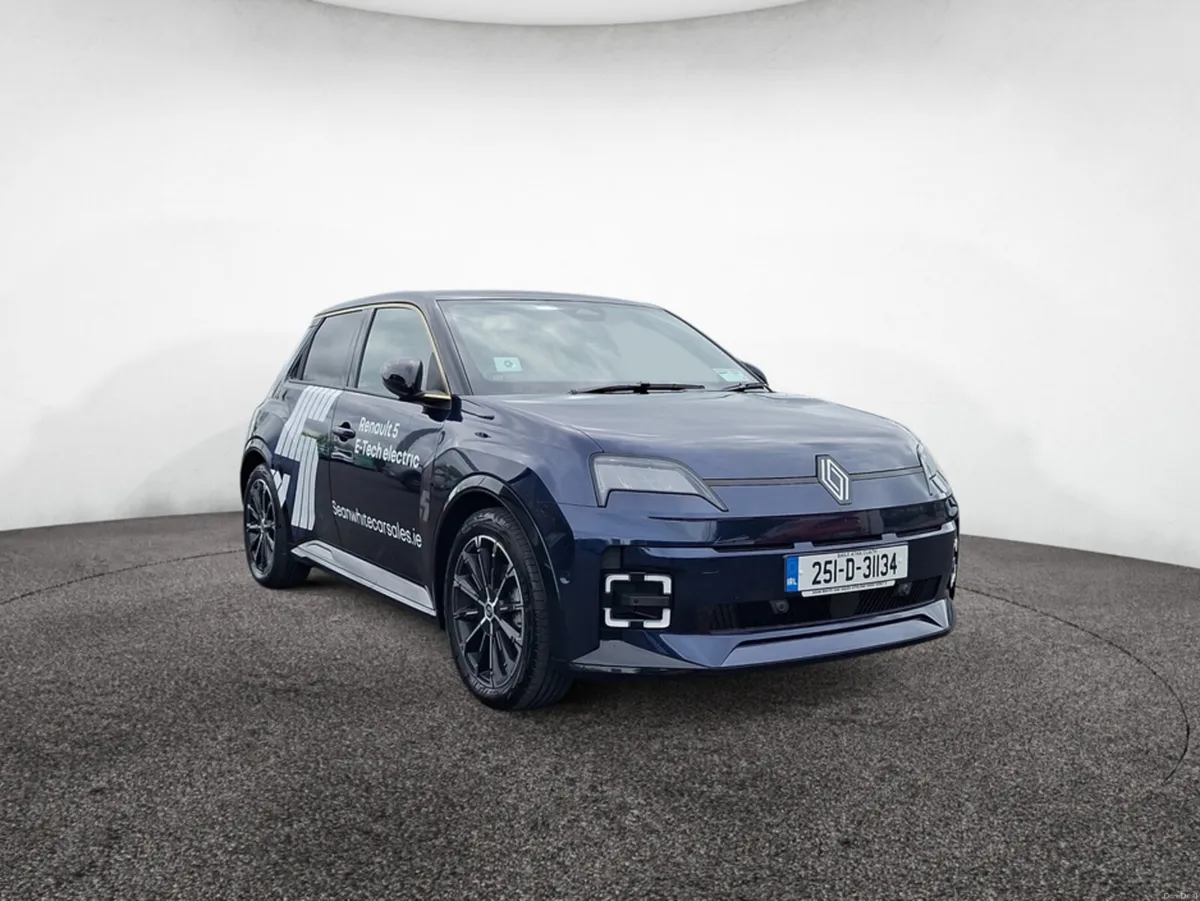 Renault 5 ICONIC 52KWH 150HP - Image 2