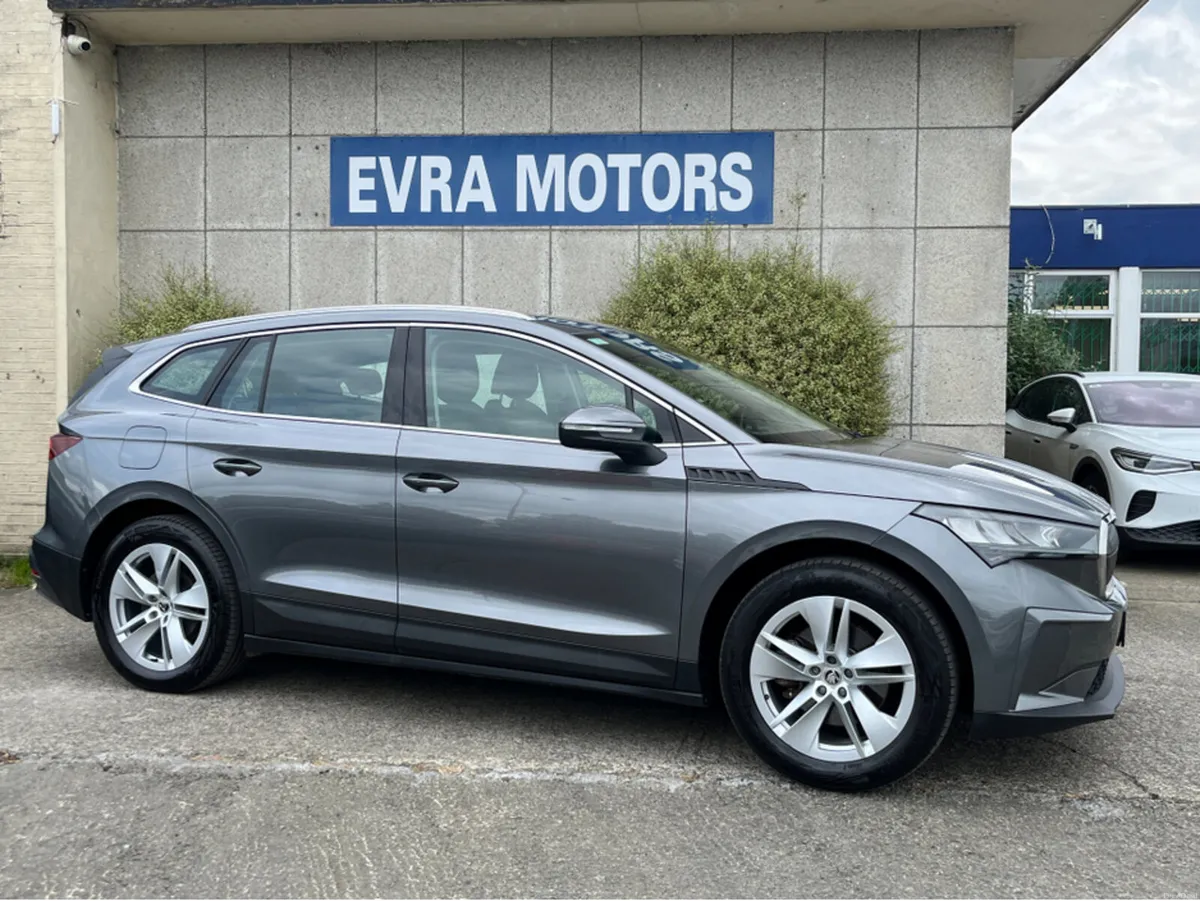 Skoda Enyaq IV 80 LONG RANGE //HALF LEATHER SEATS/ - Image 3