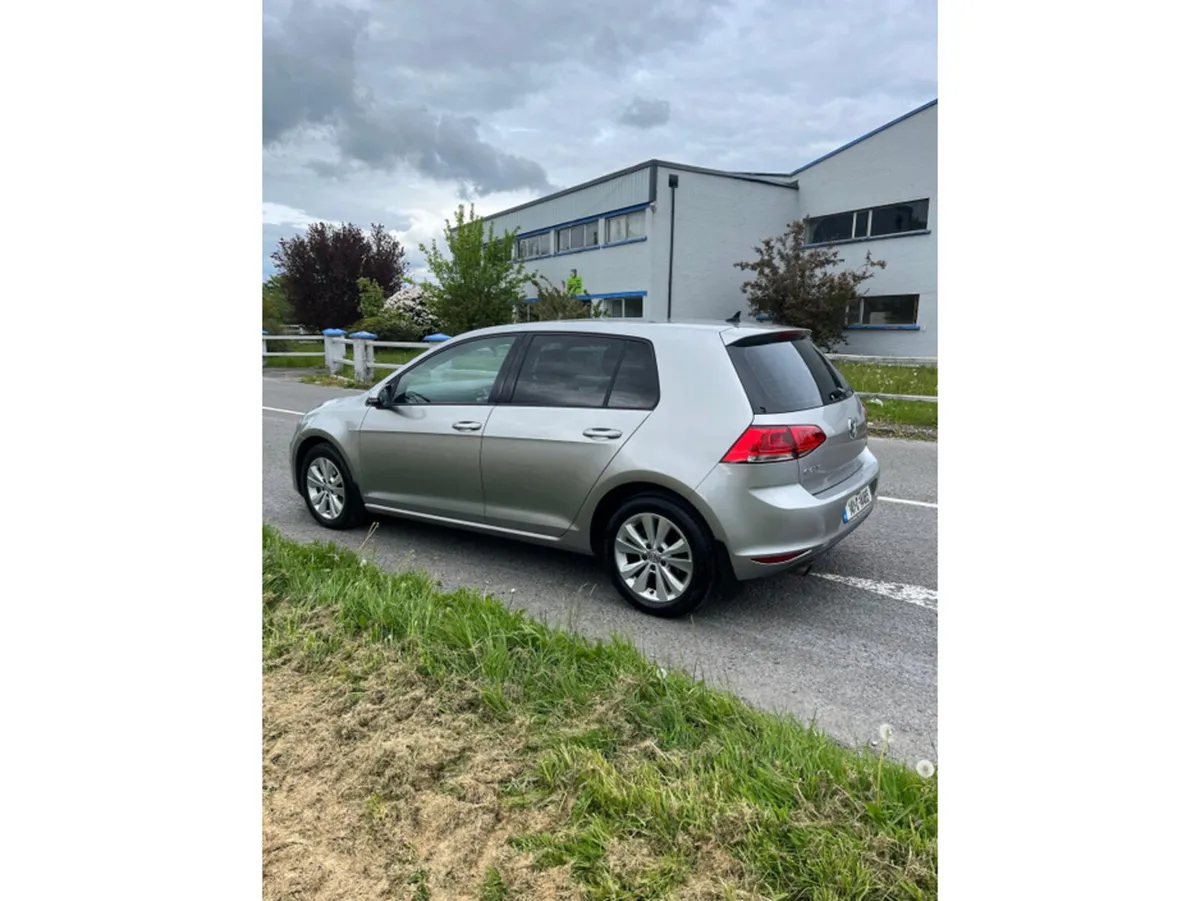 Volkswagen Golf 5DR AUTO - Image 4