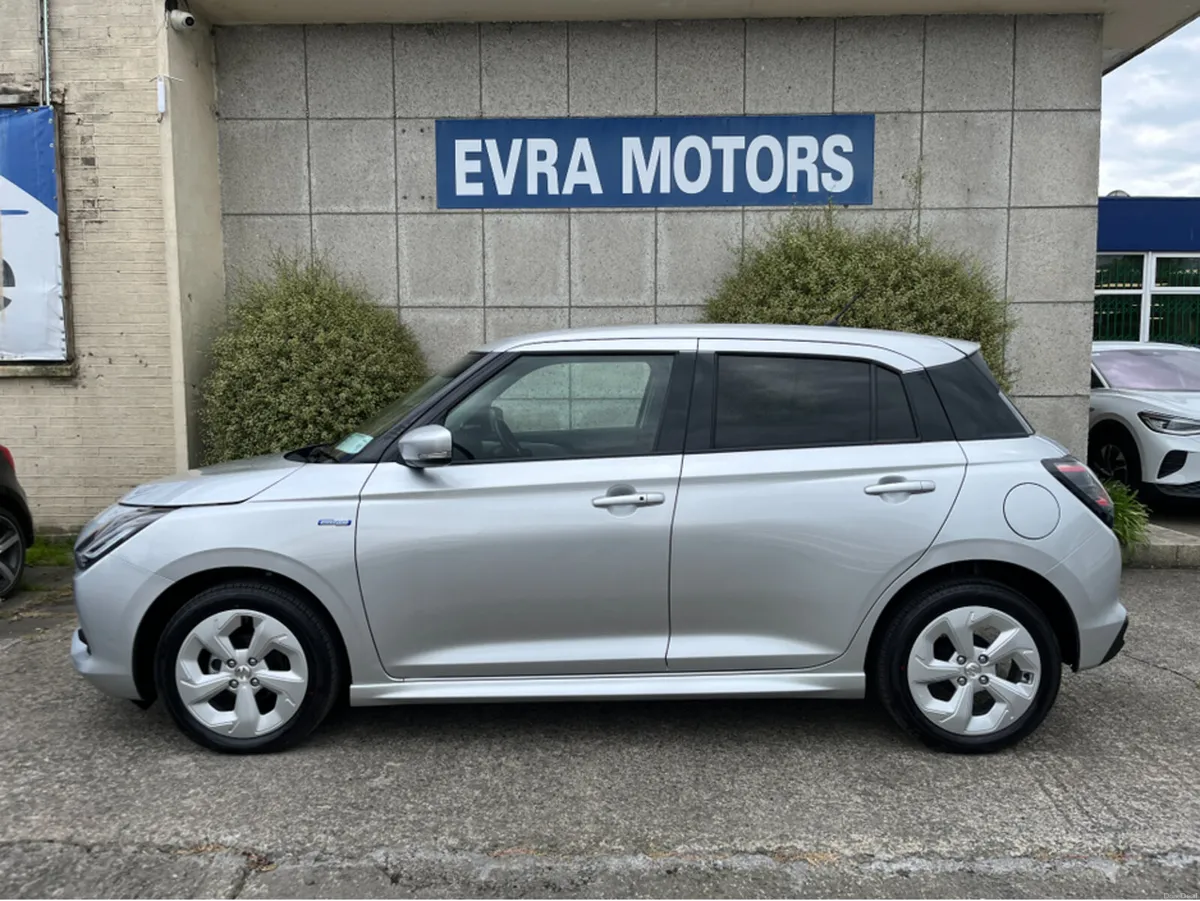 Suzuki Swift MX MHEV AUTOMATIC 1.2 PETROL //VERY L - Image 6