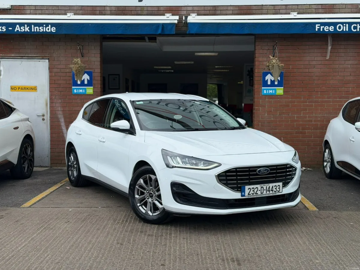 Ford Focus TITANIUM 1.0T 5DR - LOW KMS - Image 1