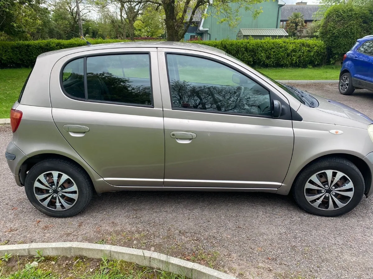 Toyota Yaris 2004 - Image 4
