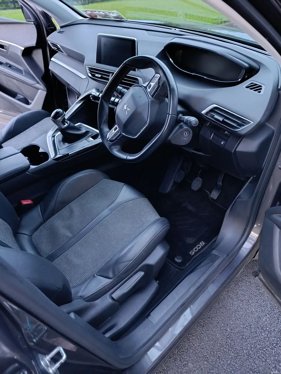 Peugeot 5008 2019 - Image 4