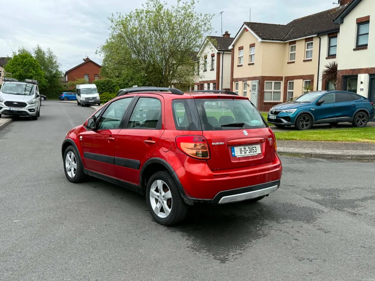 2011 Suzuki sx4 whit nct - Image 4