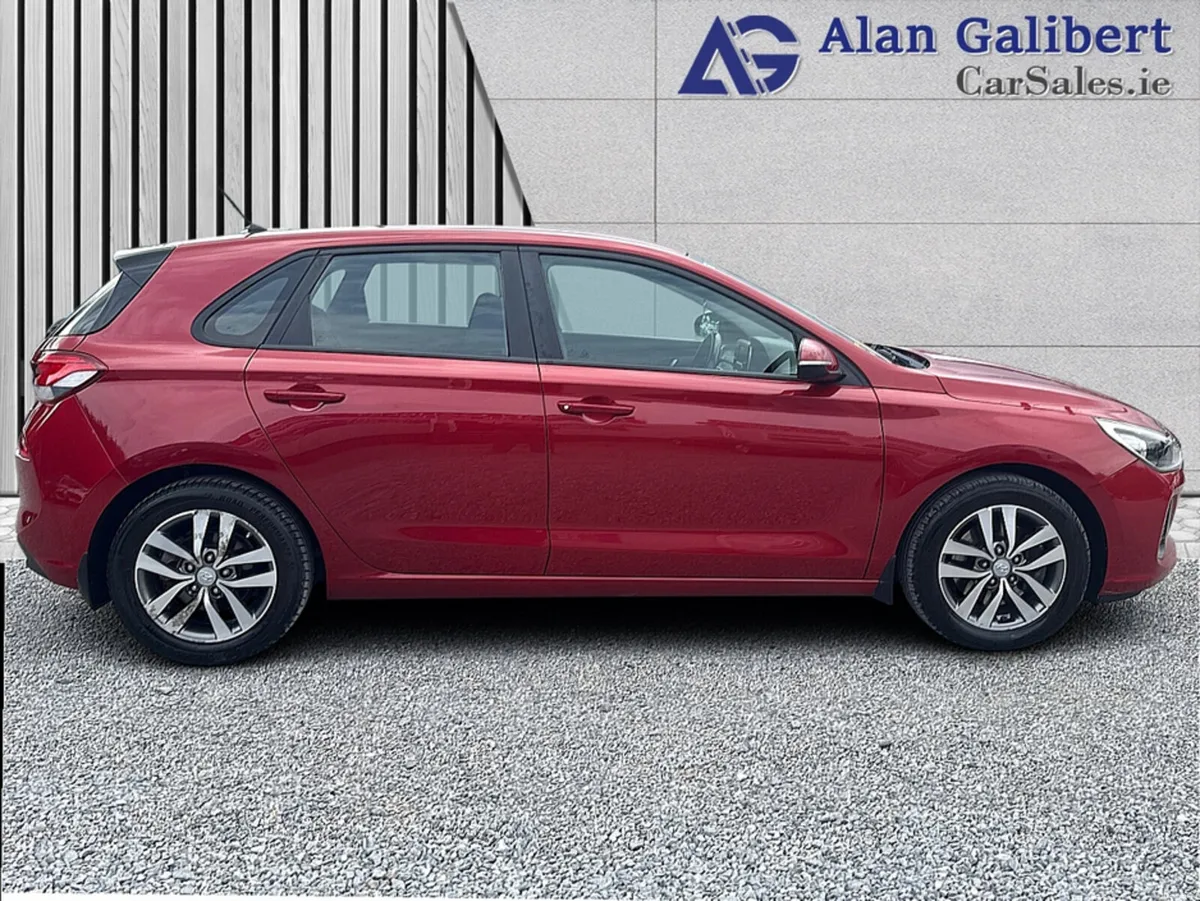 Hyundai i30 I 30 DELUXE 5DR - Image 3