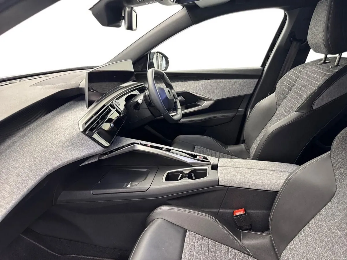 Peugeot 5008 1.2 HYBRID ALLURE *WARRANTY 2031* €10 - Image 3