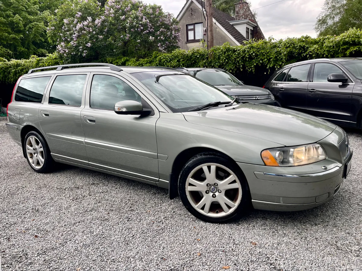 07 Volvo V70 2.4 Diesel Estate - Image 2