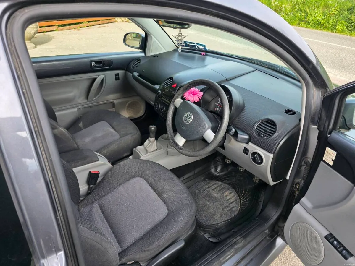 Volkswagen beetle 1.6 petrol NCT till October 2026 - Image 4