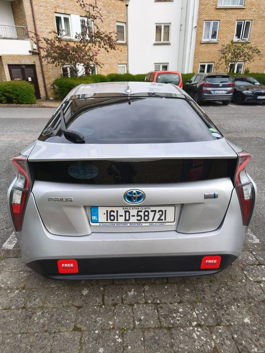 Toyota Prius 2016 - Image 2
