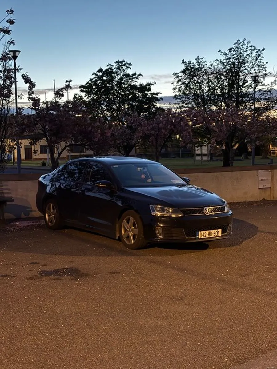 1.6 Jetta - Image 1