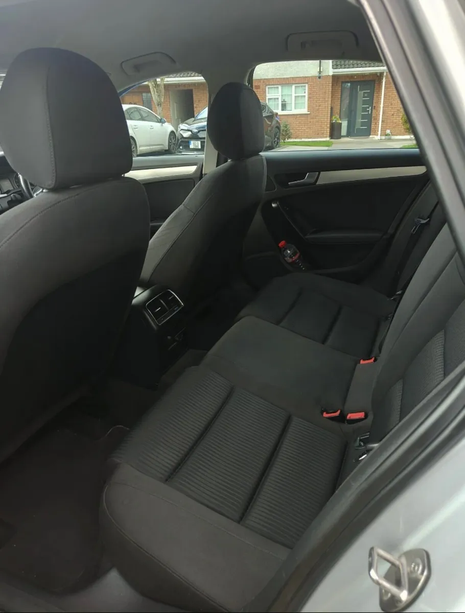 Audi A4 2010 - Image 4