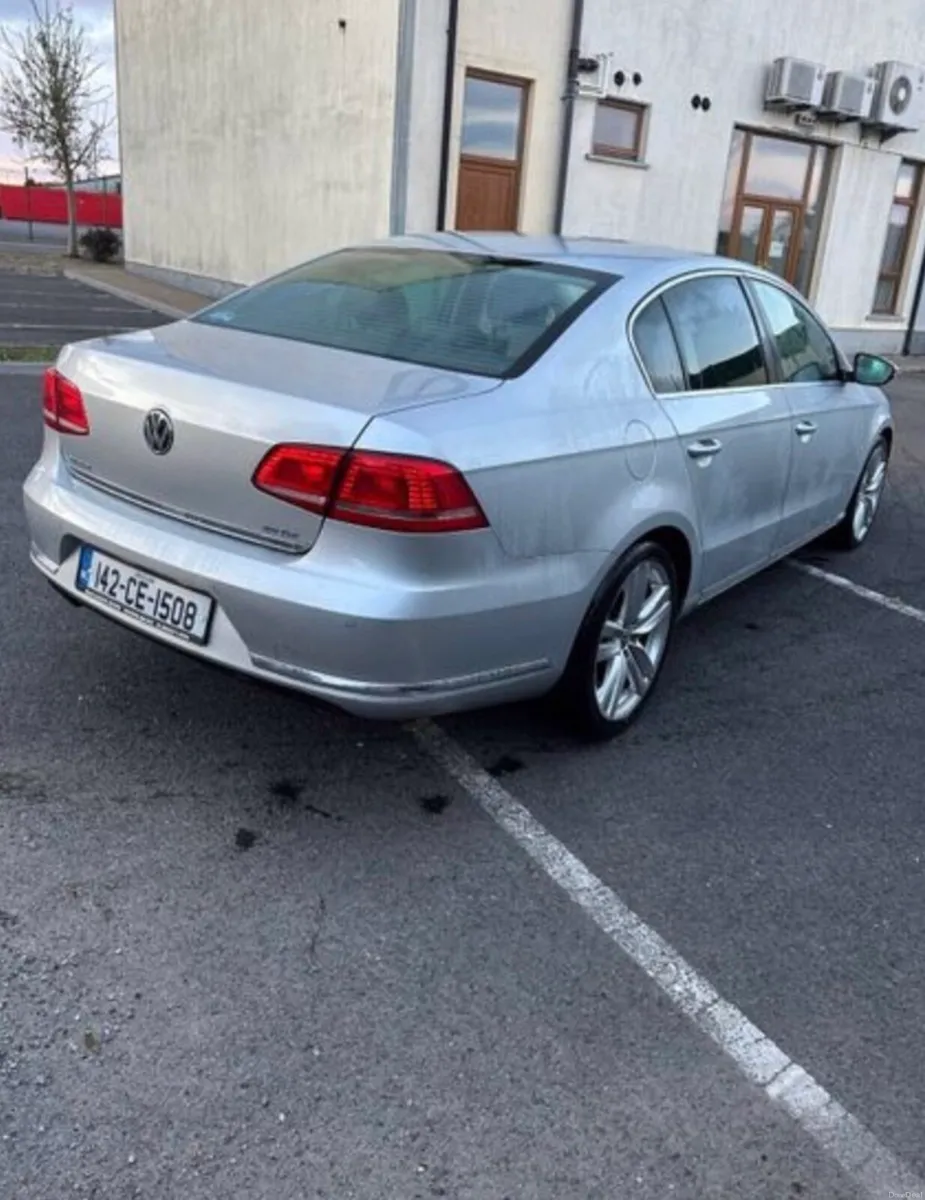 Volkswagen Passat - Image 4