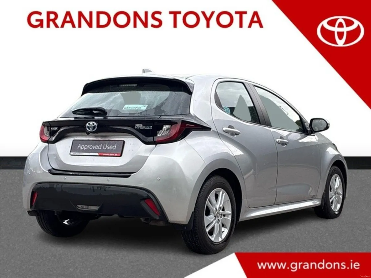 Toyota Yaris HYBRID LUNA - GRANDONS - Image 2