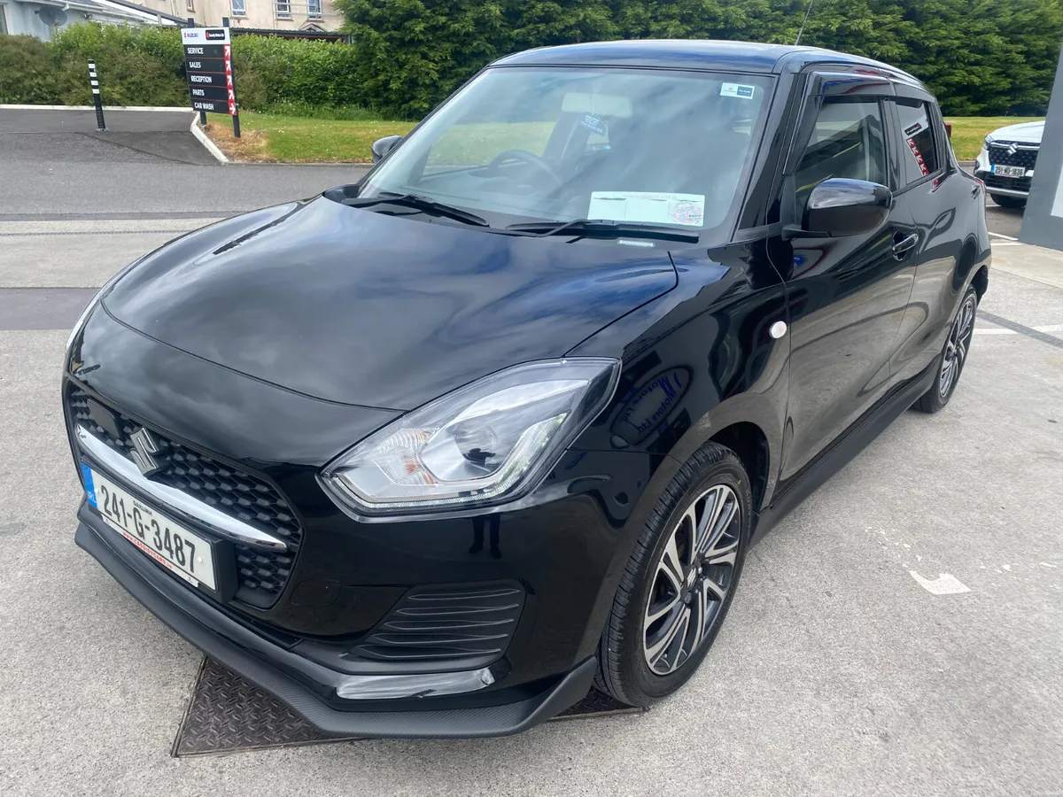 2024, Suzuki Swift **BLACK EDITION** - Image 3
