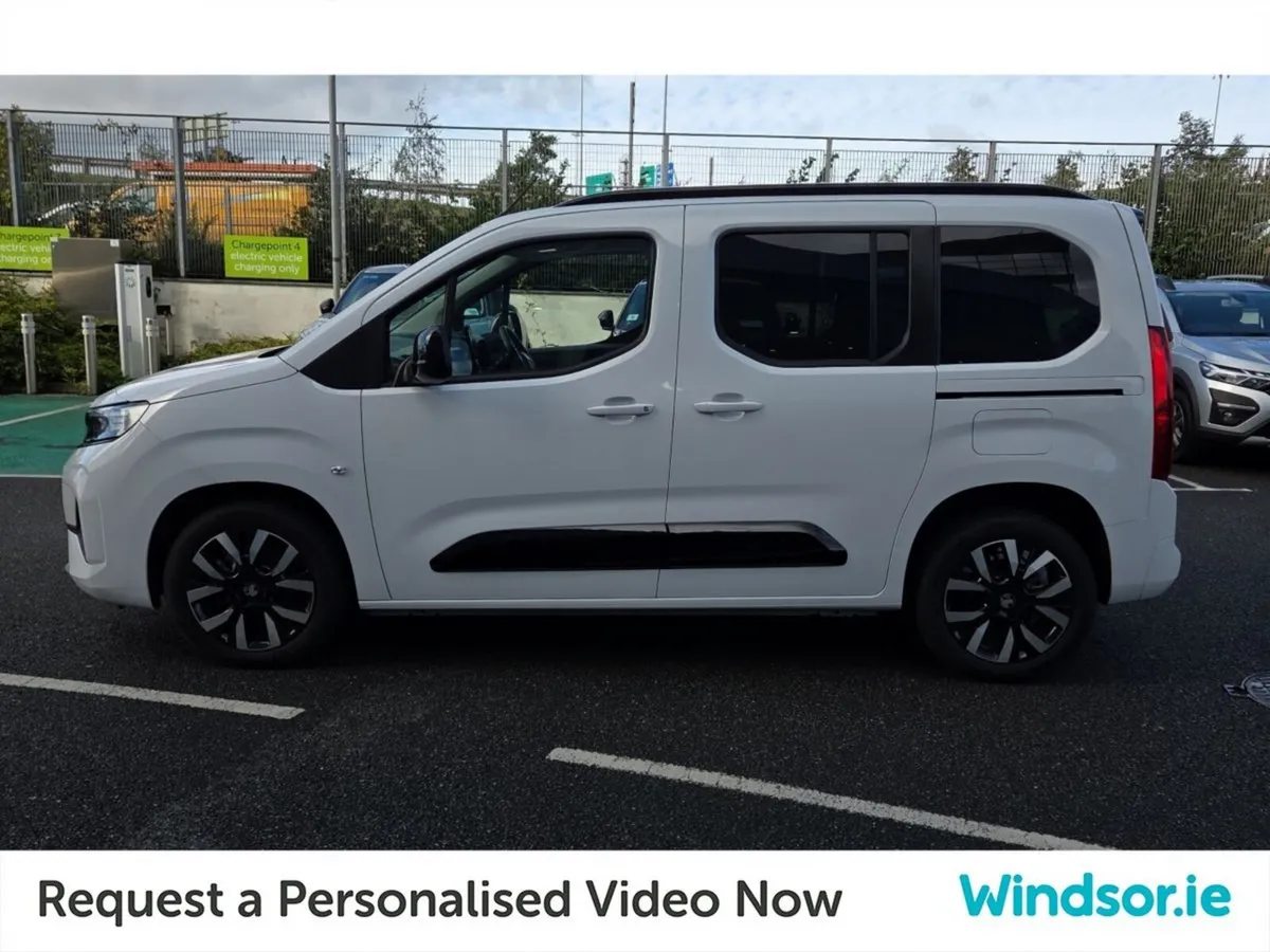 Vauxhall Combo Life Ultimate EV 50kWh * 5 seater* - Image 5