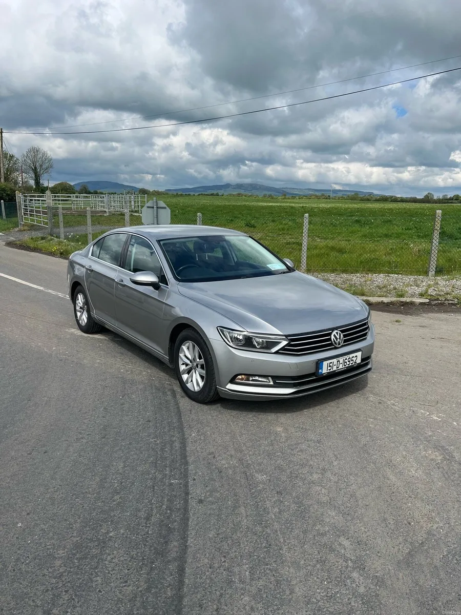 2015 Volkswagen Passat - Image 1