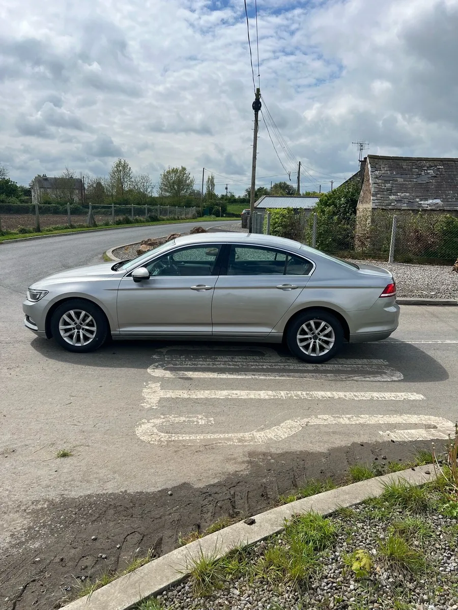 2015 Volkswagen Passat - Image 3