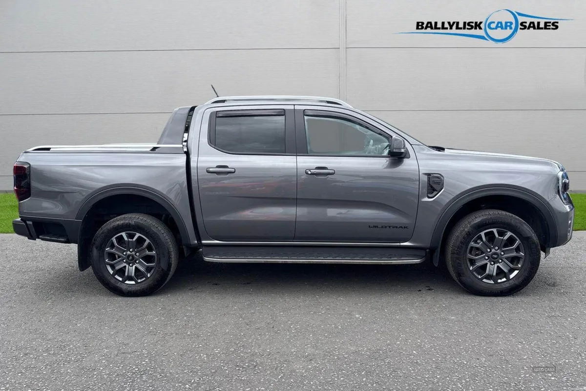 Ford Ranger 2.0 TD 205PS Wildtrak Auto 4WD in Grey - Image 3