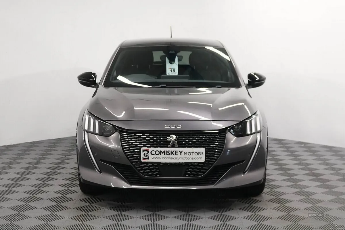 Peugeot 208 BlueHDi GT - Image 2