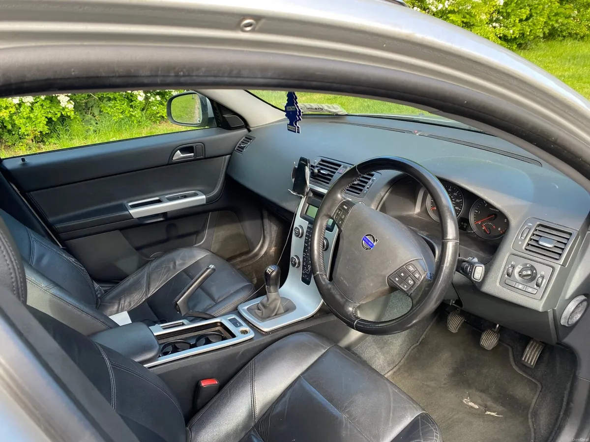 Volvo V50 2012 - Image 1