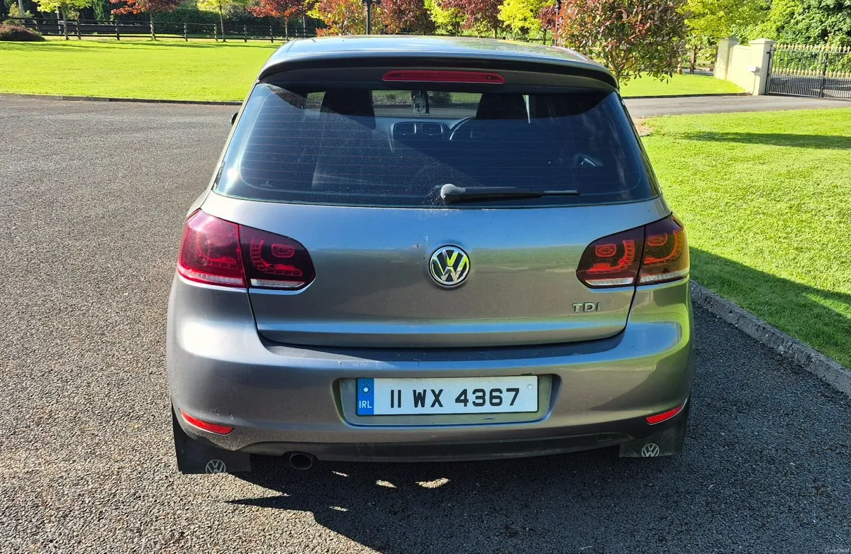 Volkswagen Golf 2011 - Image 1