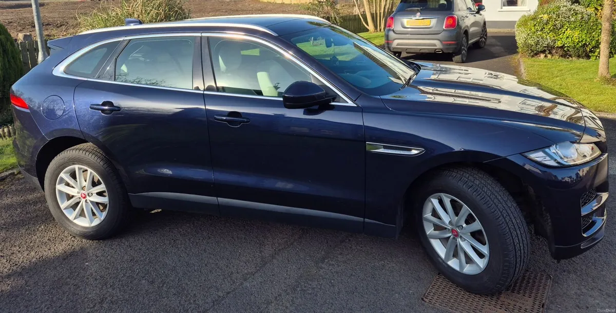 Jaguar F-Pace 2017 - Image 2