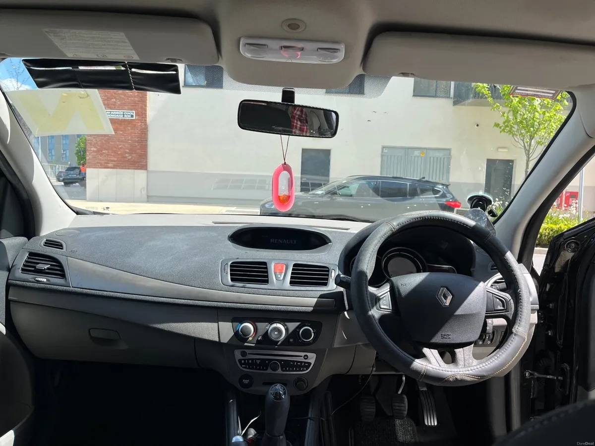 Renault Fluence 2010 - Image 4