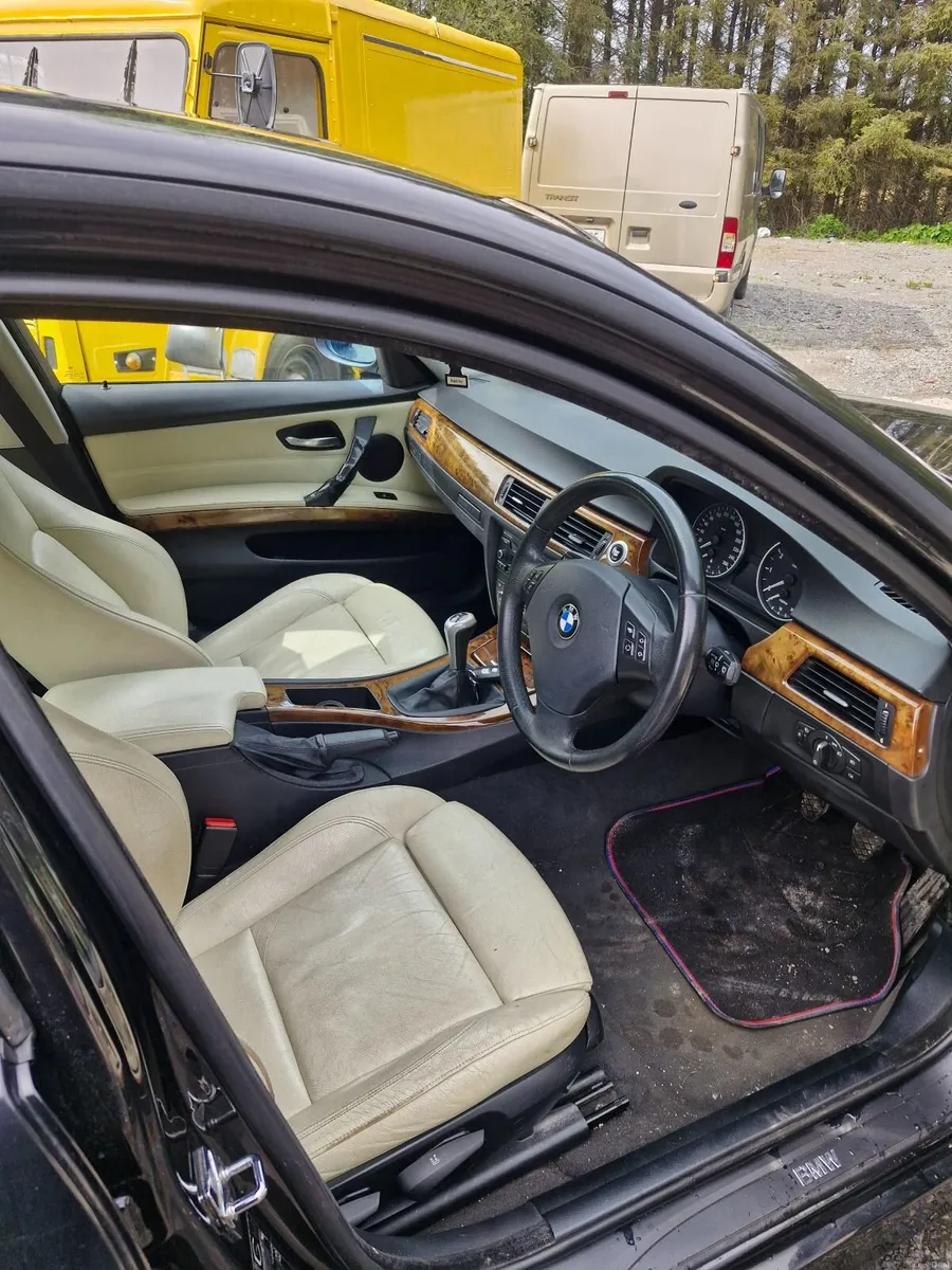 BMW 3-Series 2007 - Image 2
