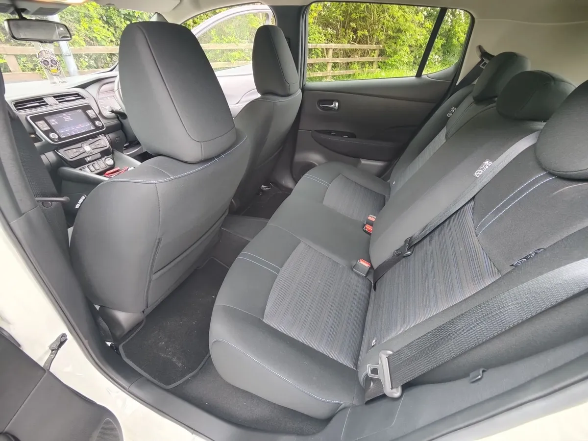 Nissan Leaf 2025 - Image 2