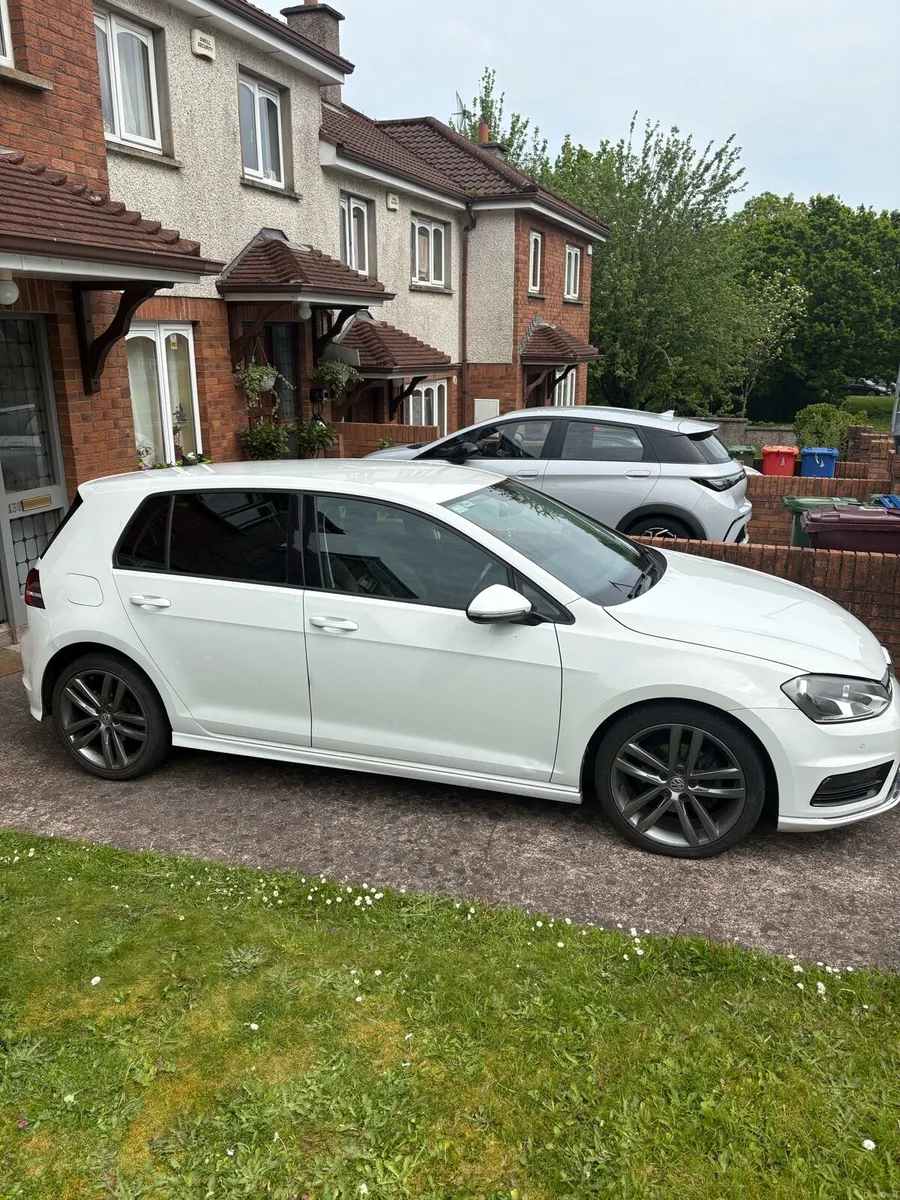 171 VW Golf R-Line 1.6 Diesel | High Spec - Image 2