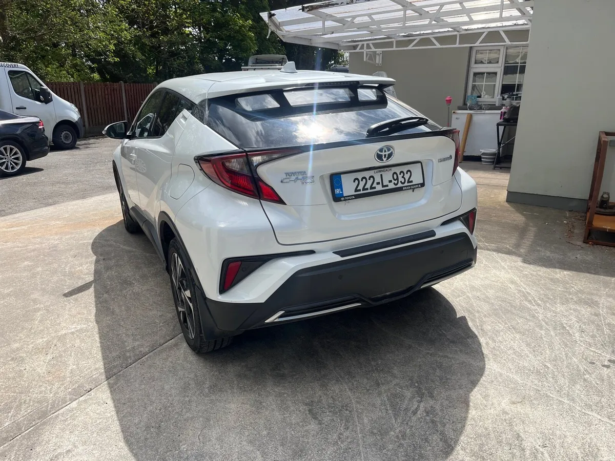 Toyota CHR sport 222 34k km - Image 4