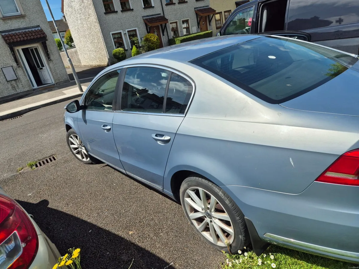 Volkswagen Passat 2012 - Image 4