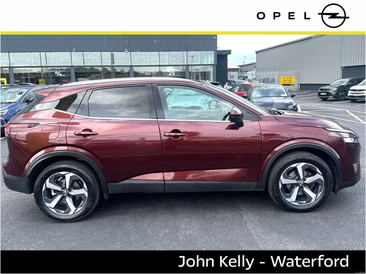 Nissan Qashqai 1.3 PET MILD HYBRID SV PREMIUM - Image 3