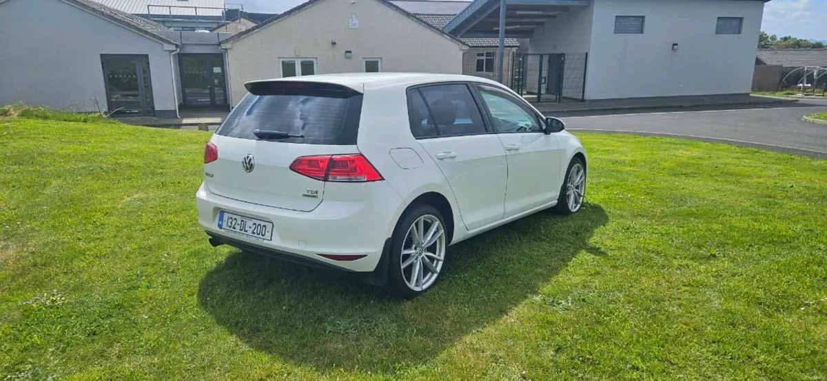 2013 Volkswagen Golf - Image 3