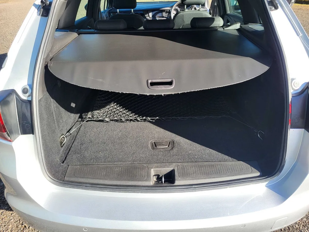 2017 Vauxhall Astra SRi 1.4 Turbo Estate – Auto - Image 3