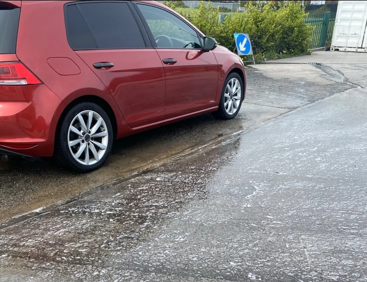 Volkswagen Golf 2015 - Image 2