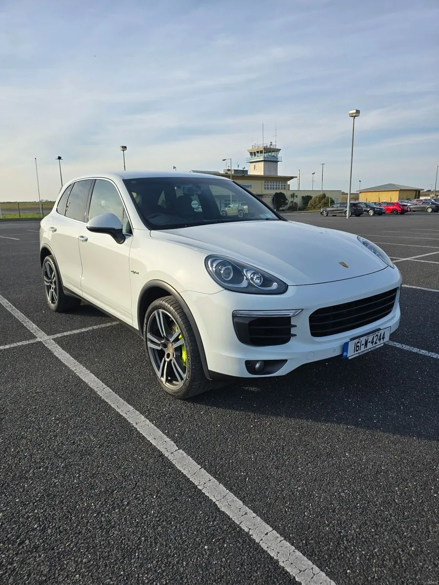 2016 Porsche Cayenne S E-Hybrid - Image 1