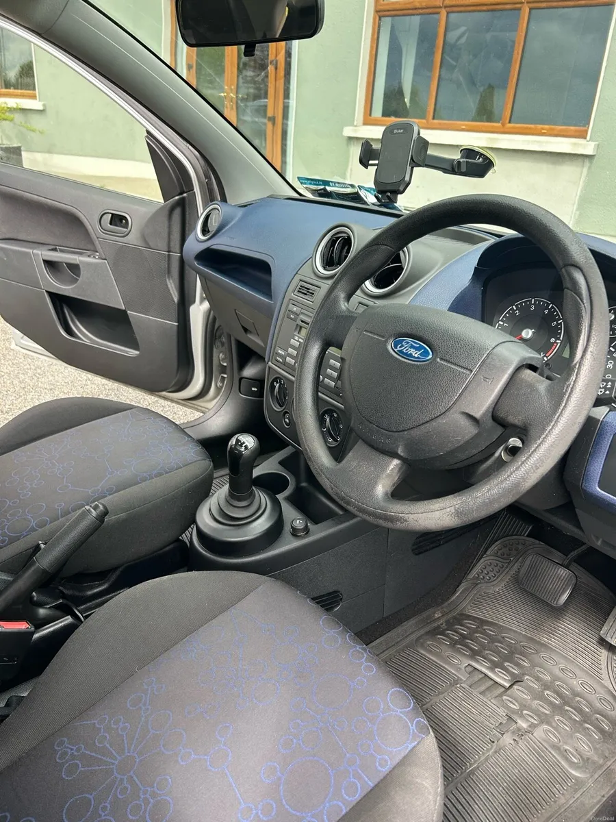 Ford fiesta - Image 2